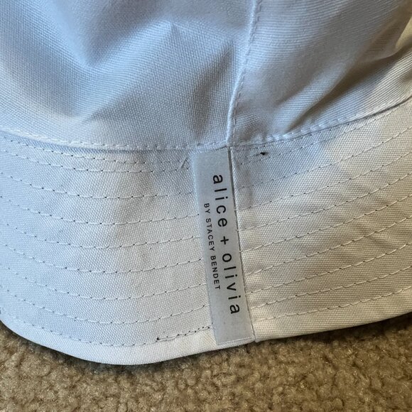 Alice + Olivia Daisy Reversible Bucket Hat (AO x Fabfitfun) - Picture 4 of 4